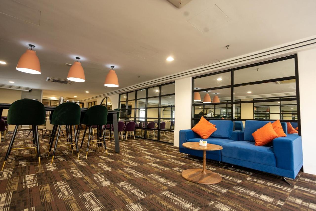 Citrus Hotel Johor Bahru By Compass Hospitality Exterior foto