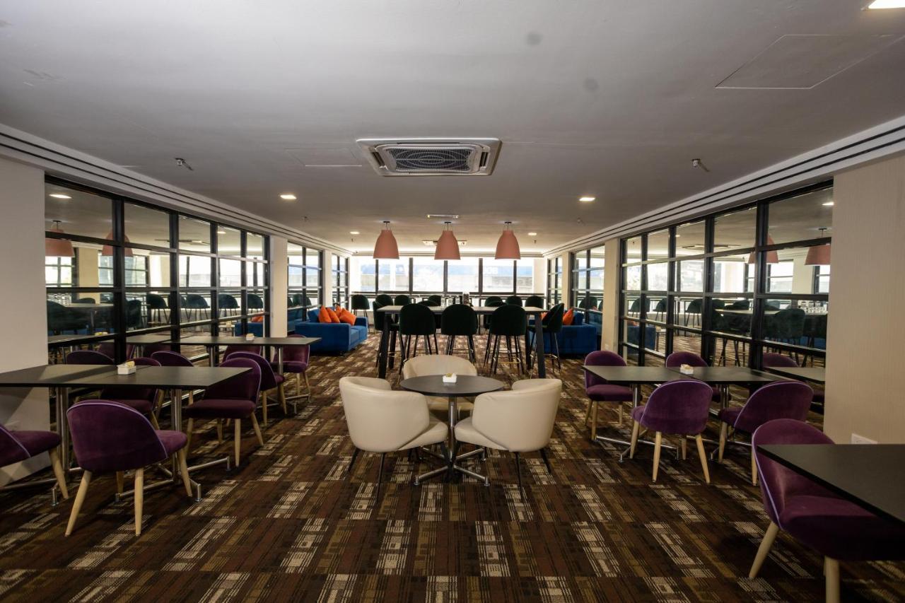 Citrus Hotel Johor Bahru By Compass Hospitality Exterior foto