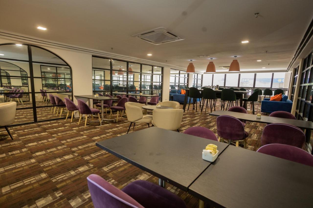 Citrus Hotel Johor Bahru By Compass Hospitality Exterior foto
