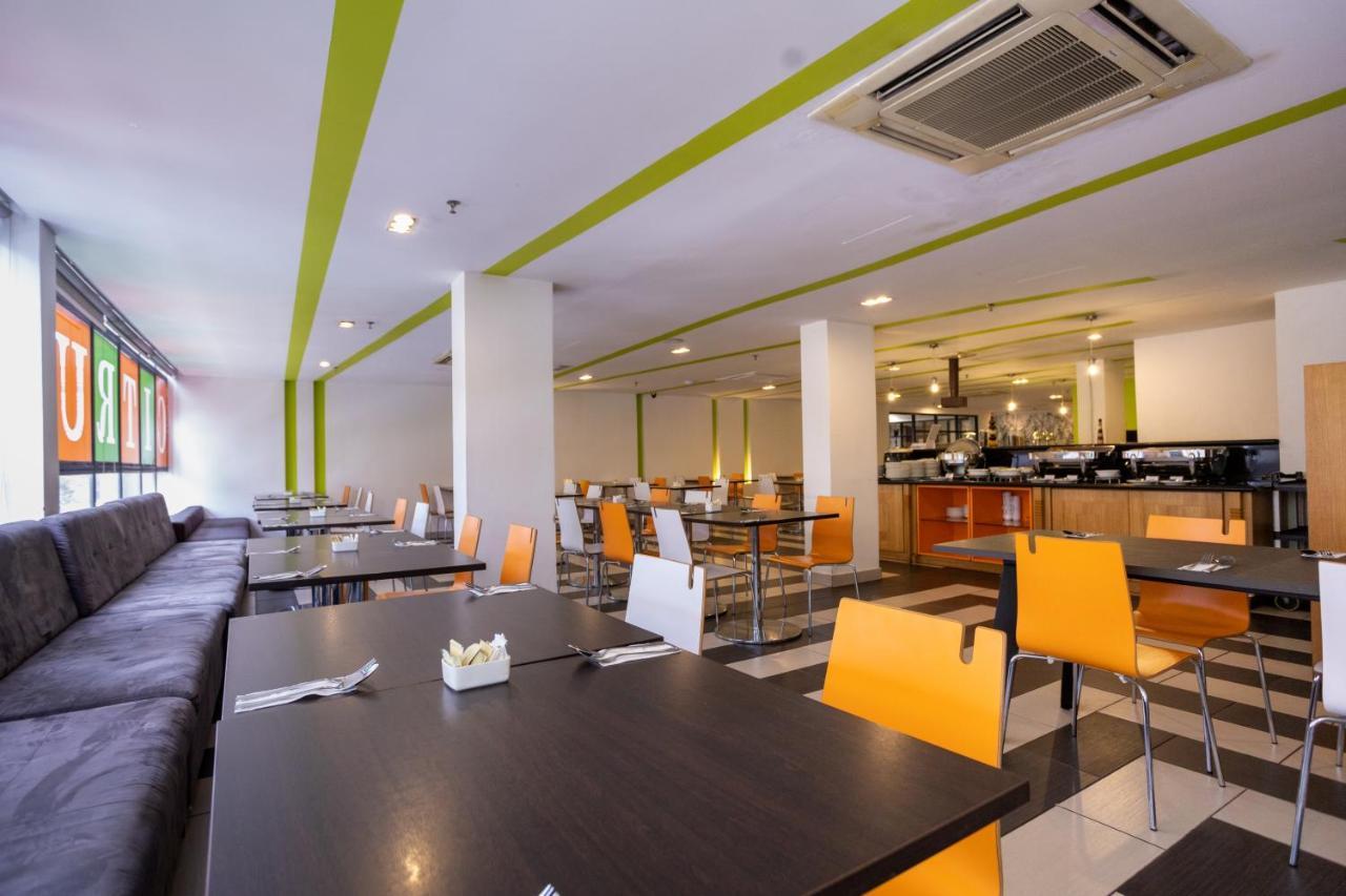 Citrus Hotel Johor Bahru By Compass Hospitality Exterior foto