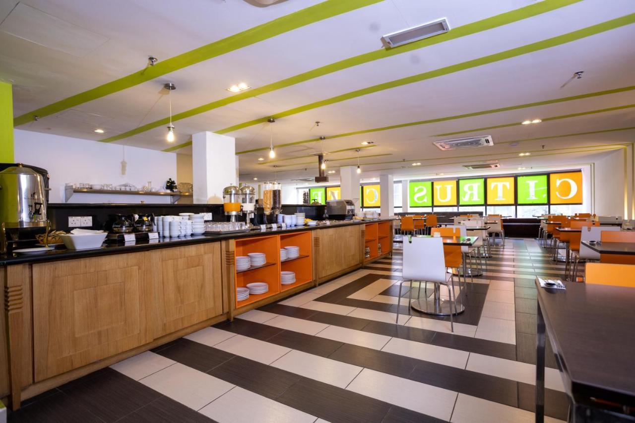 Citrus Hotel Johor Bahru By Compass Hospitality Exterior foto