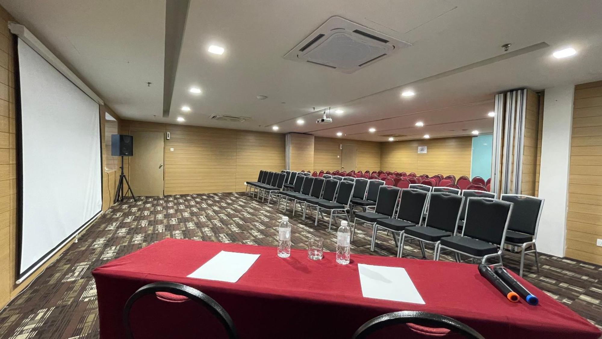 Citrus Hotel Johor Bahru By Compass Hospitality Exterior foto